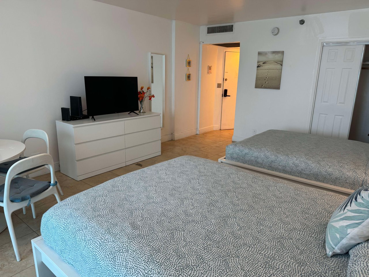 5445 Collins Ave Unit 627 Miami Beach