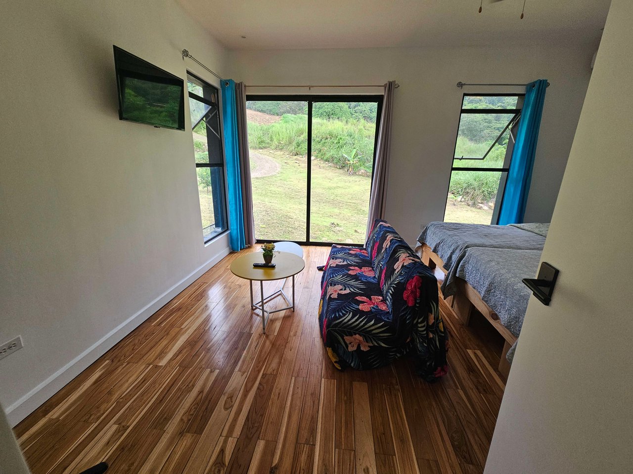 Ocean and Mountain View 3-Bedroom Home in Ojochal, Costa Rica - Casa Paradise