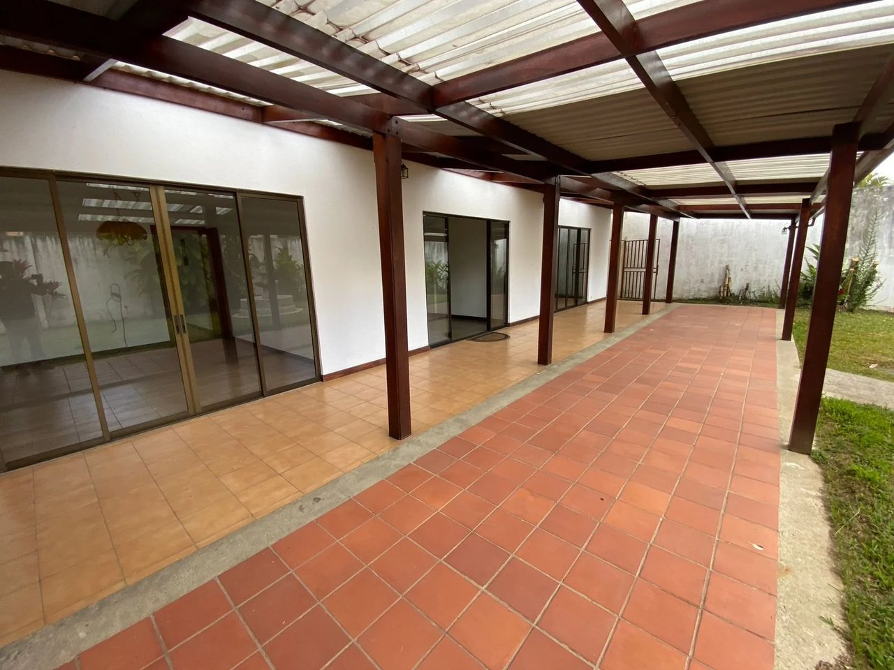 Versatile Mixed Use Estate, Curridabat, San Jose