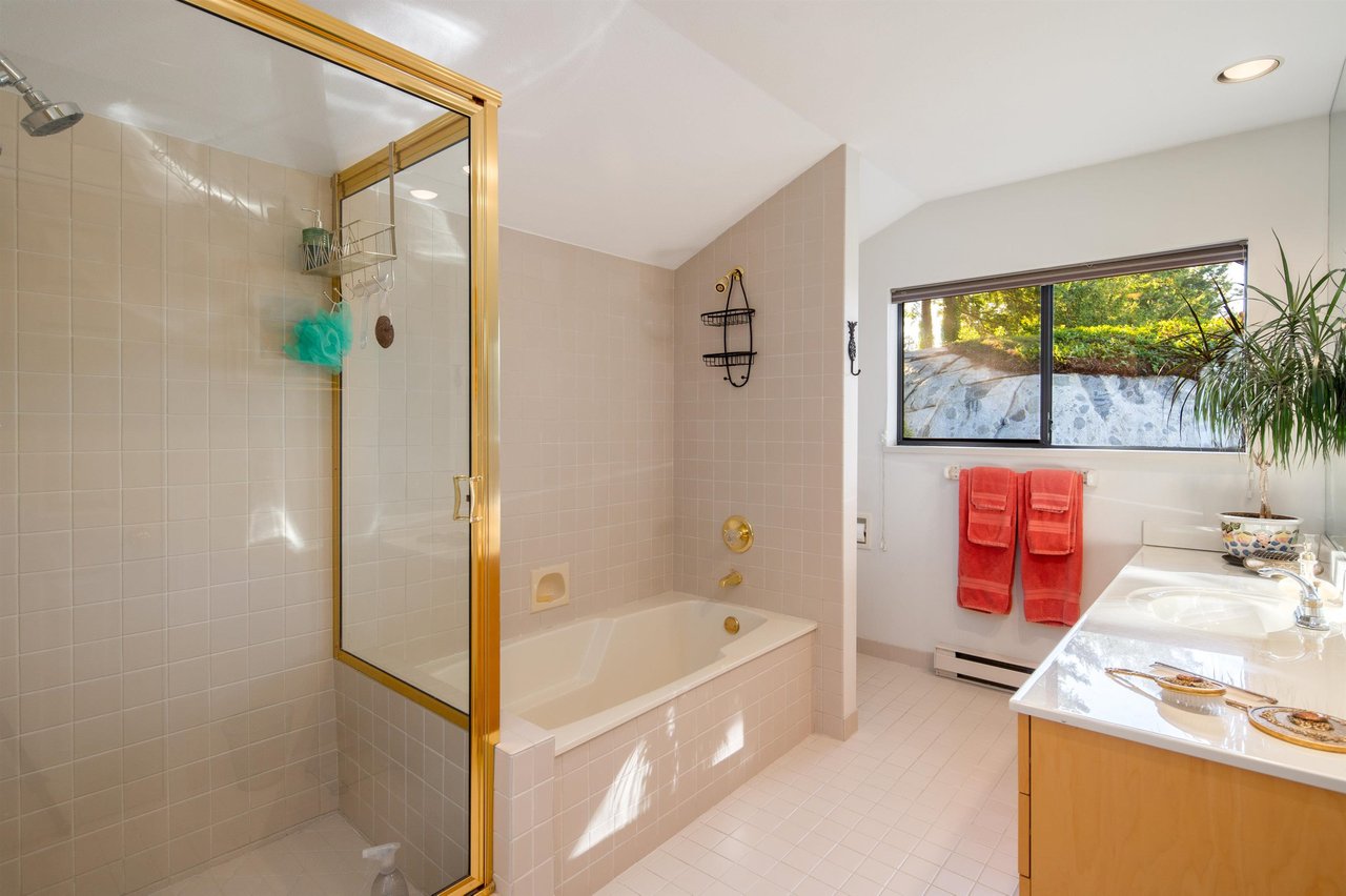5270 Aspen Cres