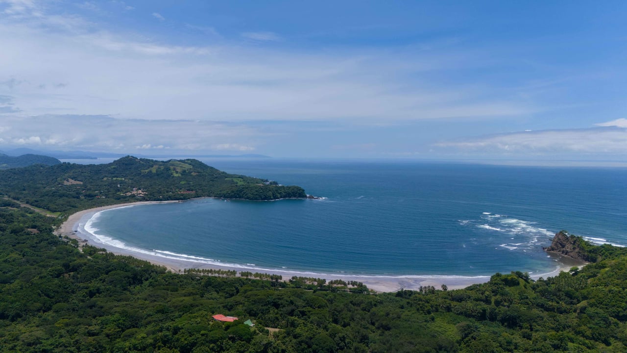 Casa de Palmas | Beautiful gated community just 5 min. to the beach!