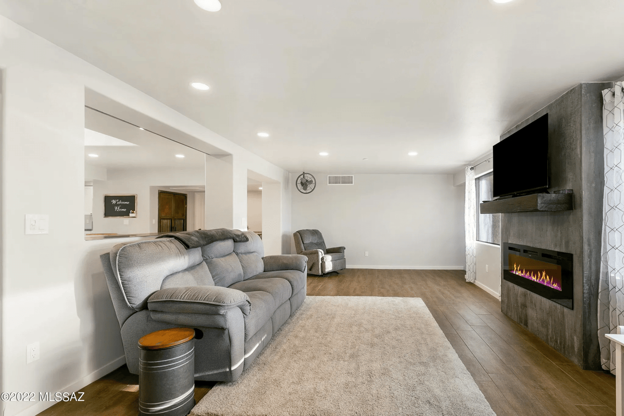 2236 W Owl Head Pl