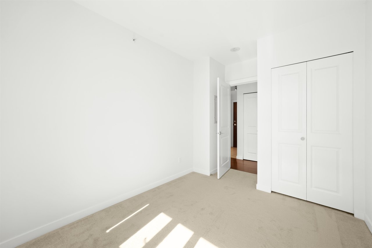 612-9266 University Cres