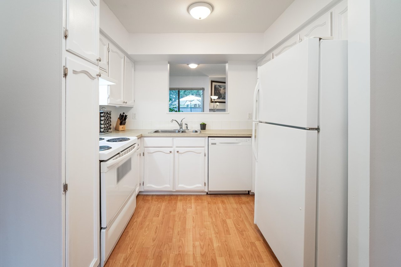 28-3851 Blundell Rd