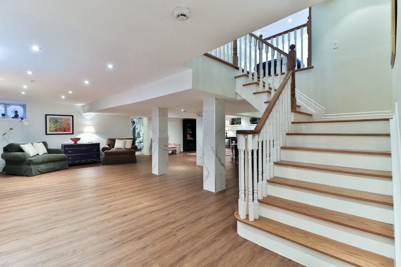 2200 Shardawn Mews