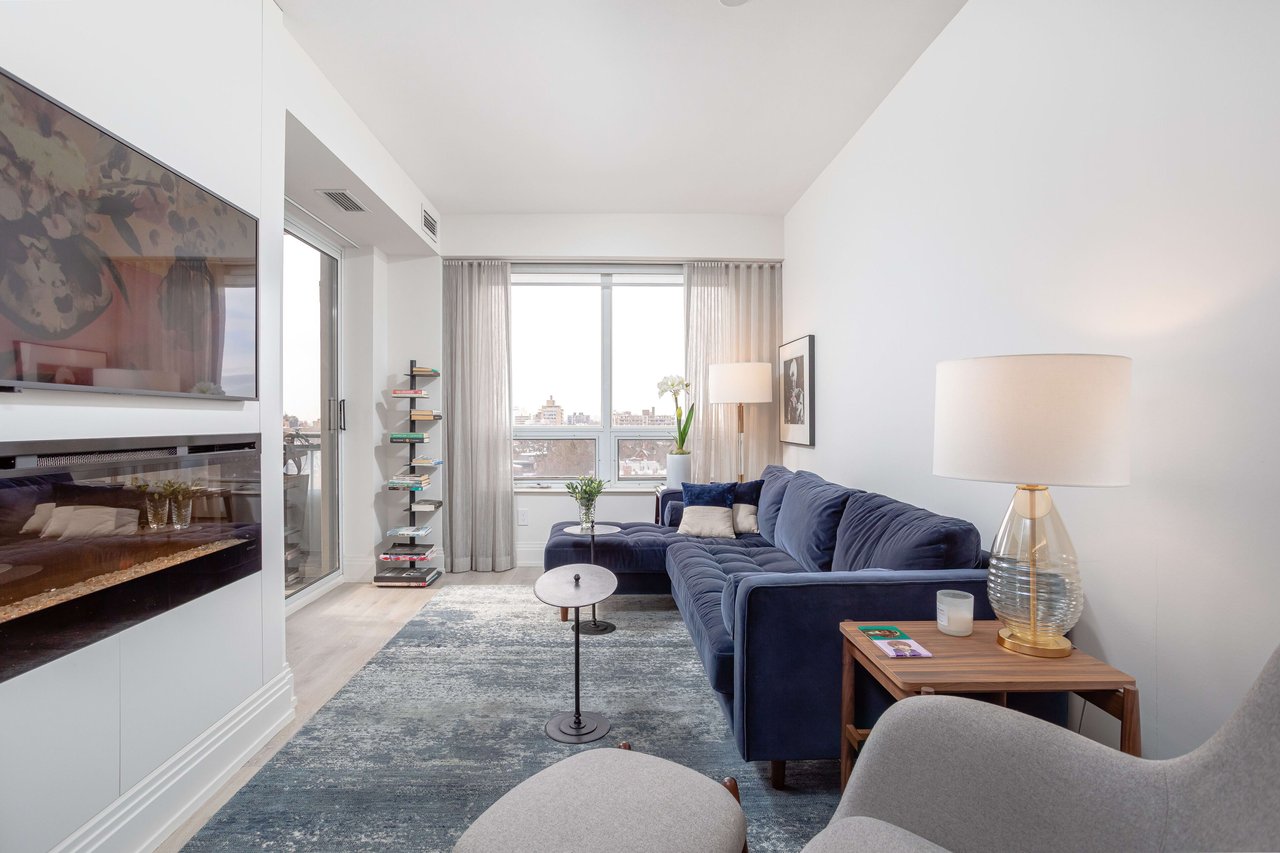 Yorkville Boutique Renovated Suite