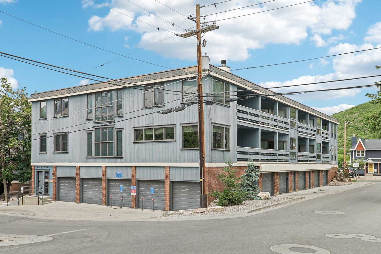 1403 Park Avenue #303