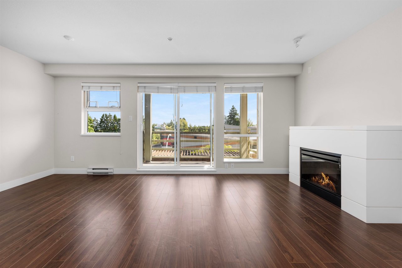 307-15795 Croydon Dr