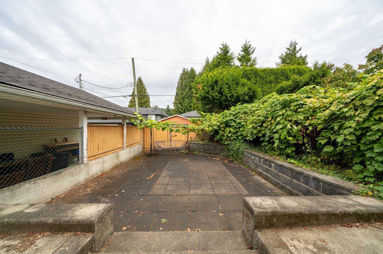 2915 Astor Dr