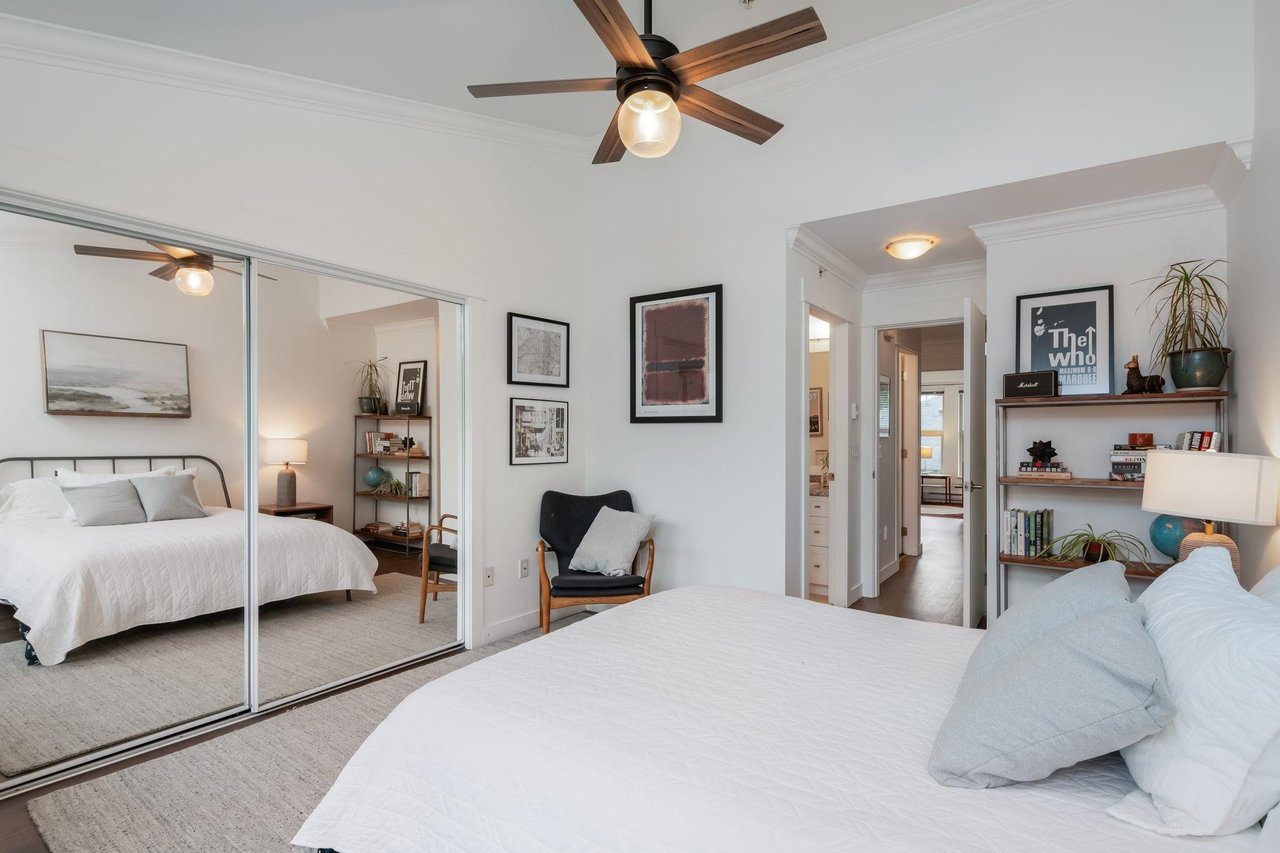 10-308 E 14th St