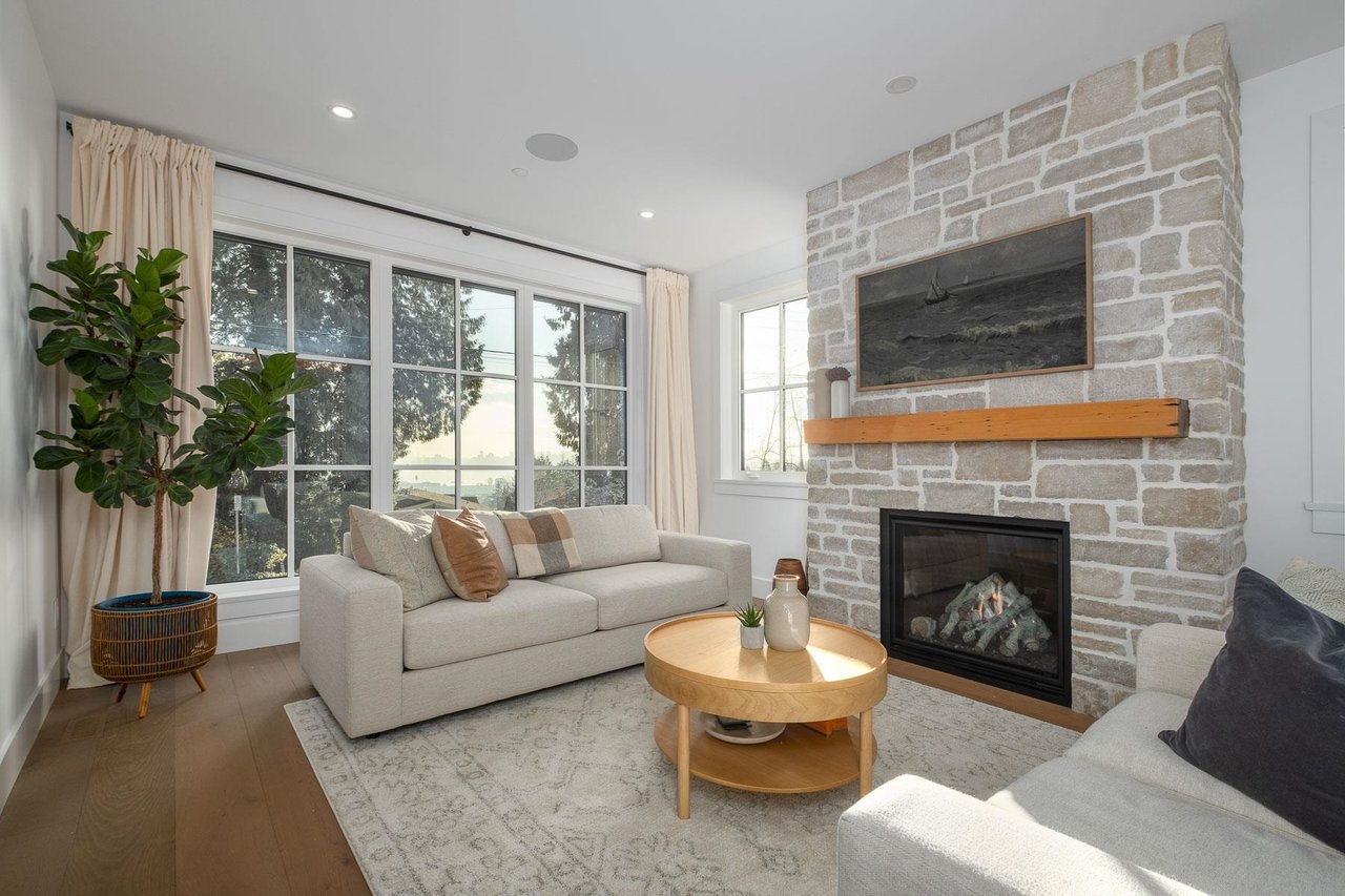 732 Westmoreland Cres