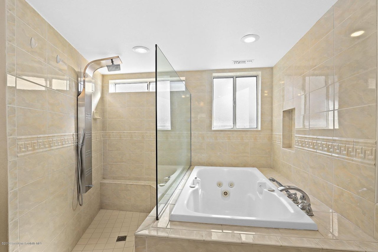 2412 San Fernando Ct