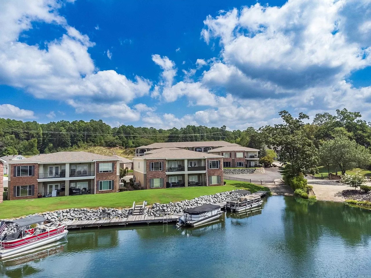 104 Clearwater Ct #C