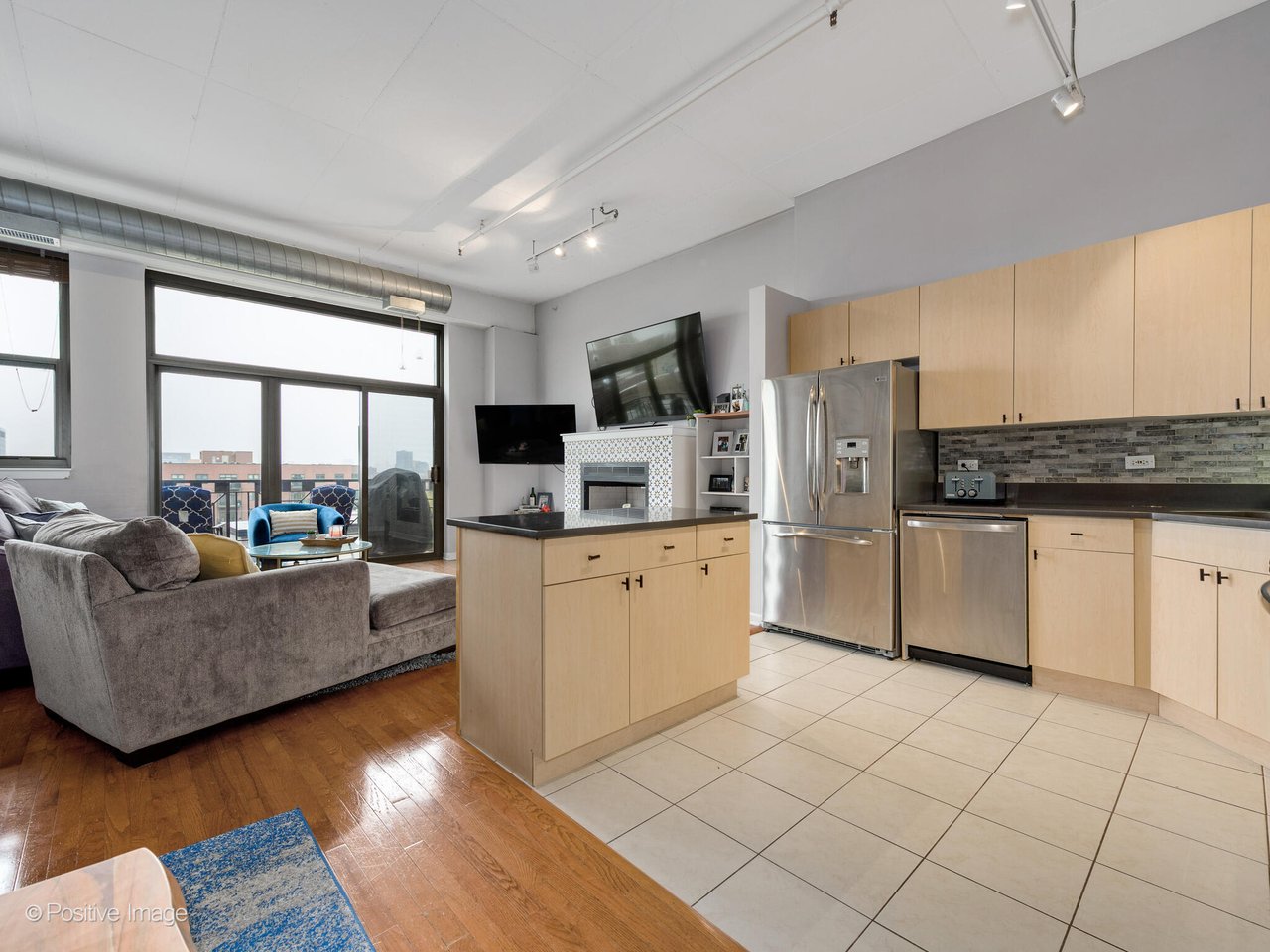 1301 W Madison St (No. 602)