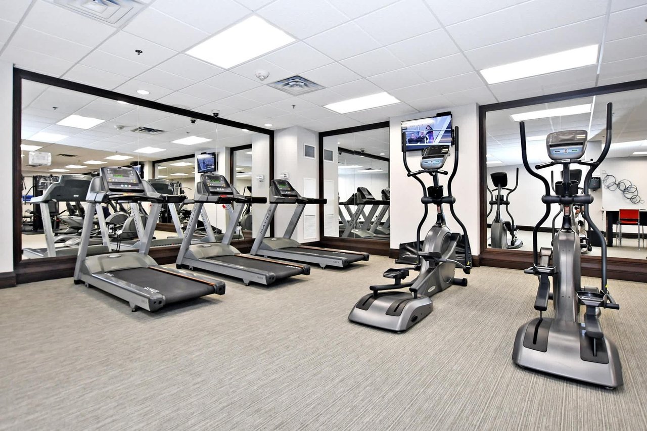 75 King William Cres Unit: LPH13