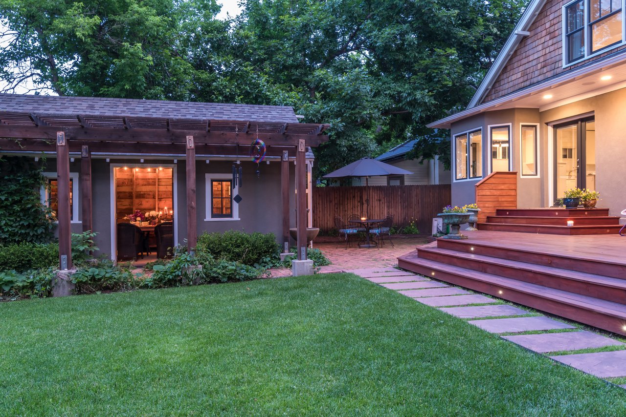1013 Mapleton Ave
