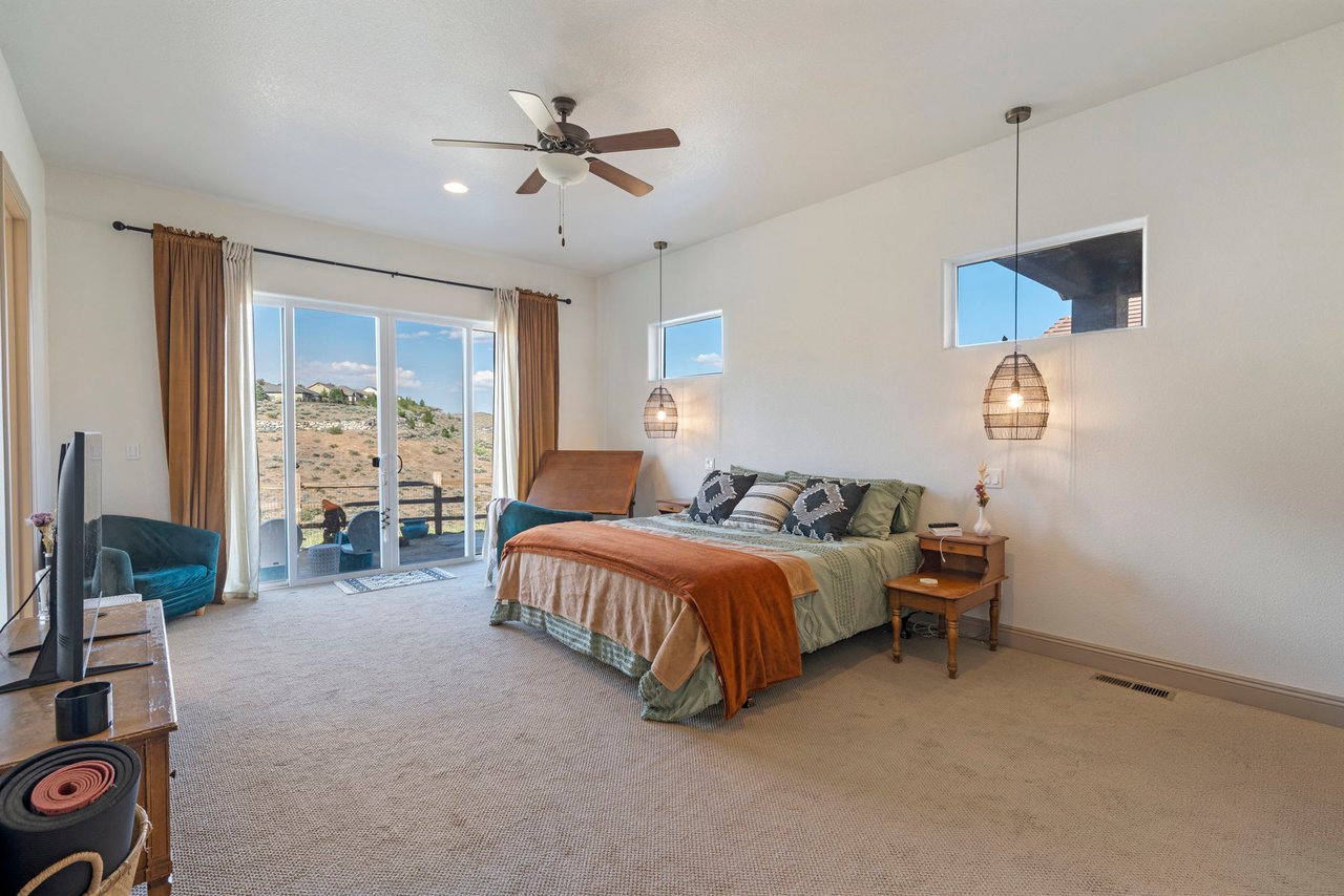 STUNNING SOMERSETT HOME