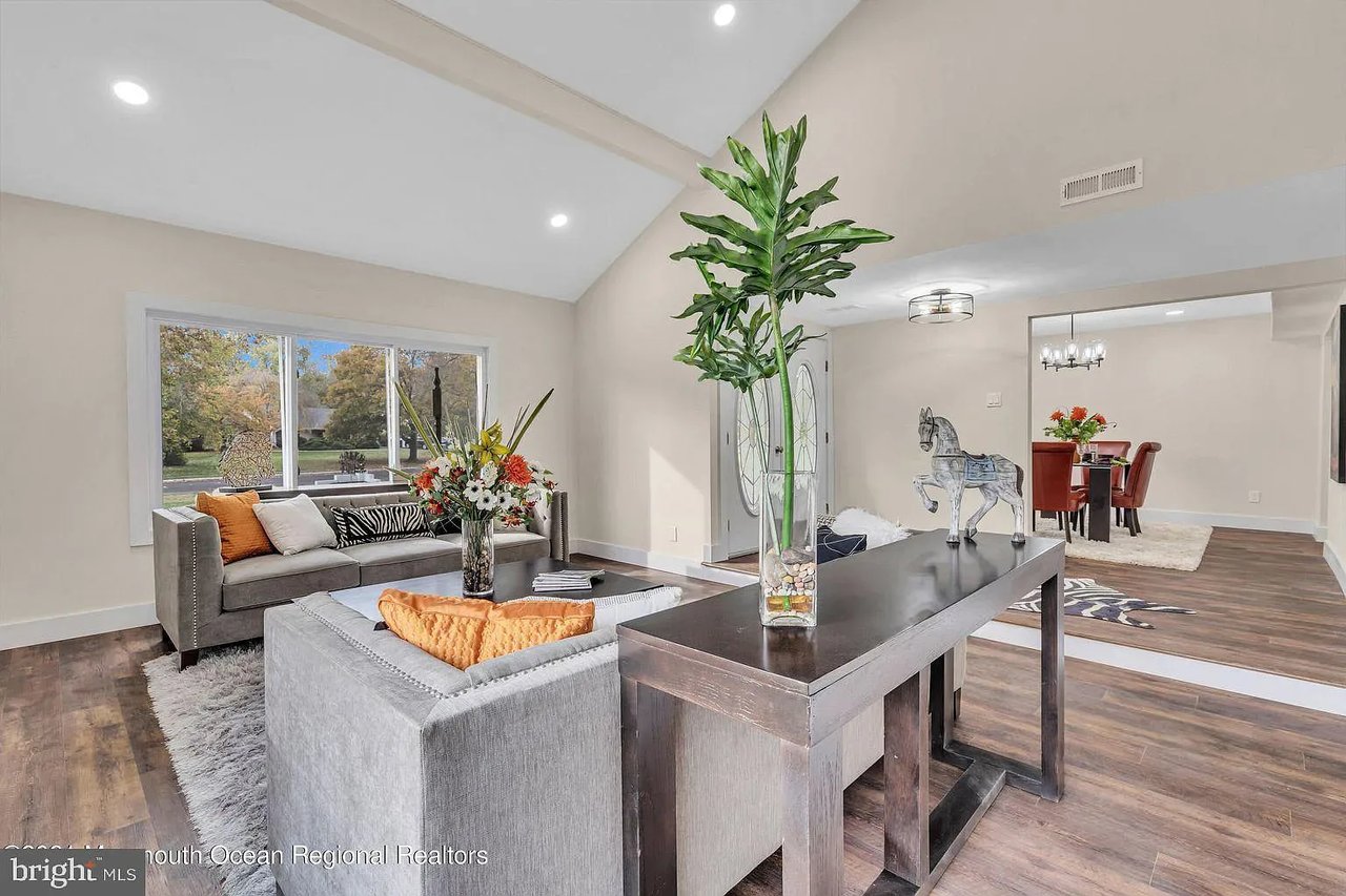 120 Ticonderoga Blvd