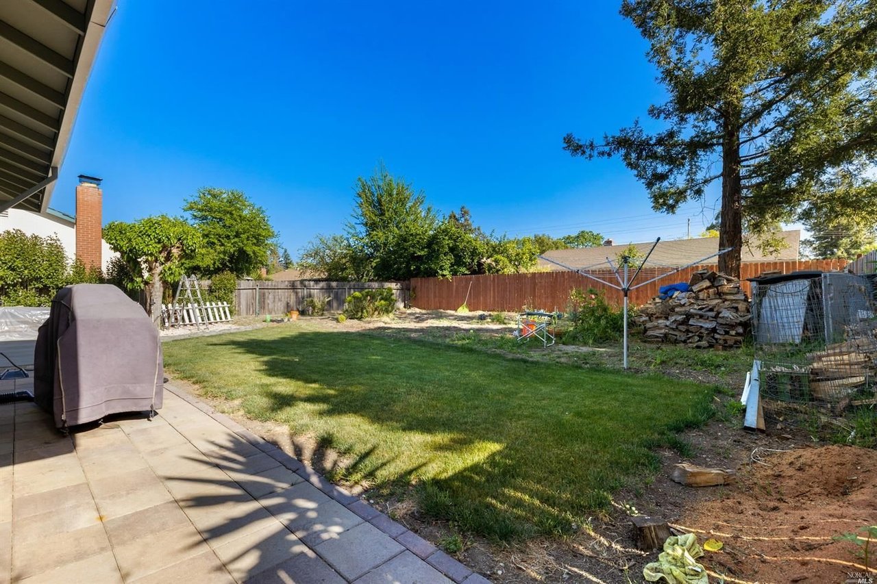 330 Lucas Cir