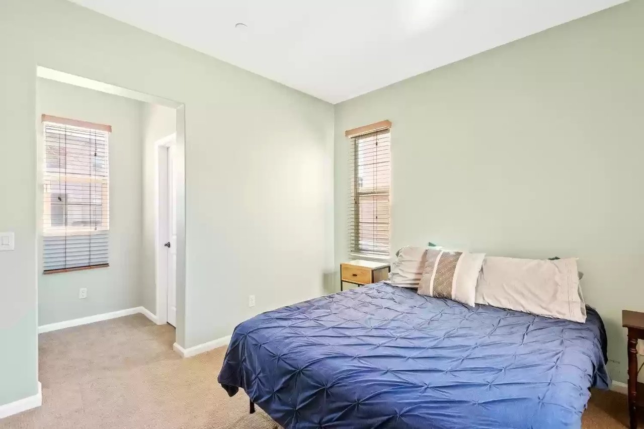 21951 Moveo Dr