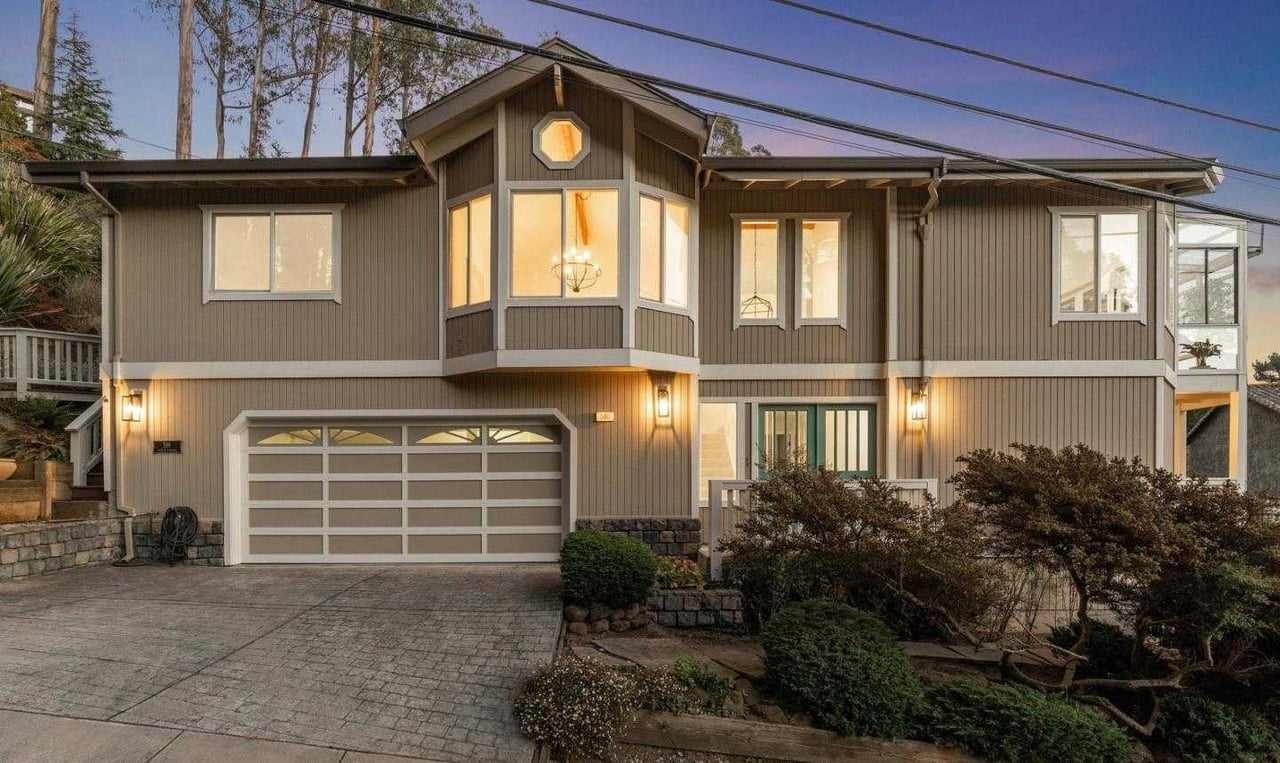 586 Avenue Portola