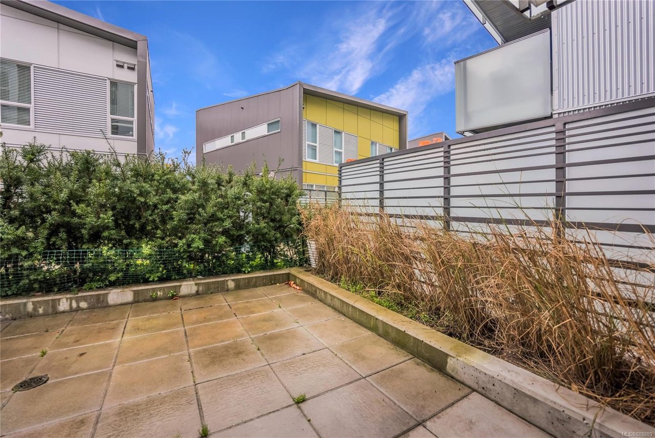 210-767 Tyee Rd