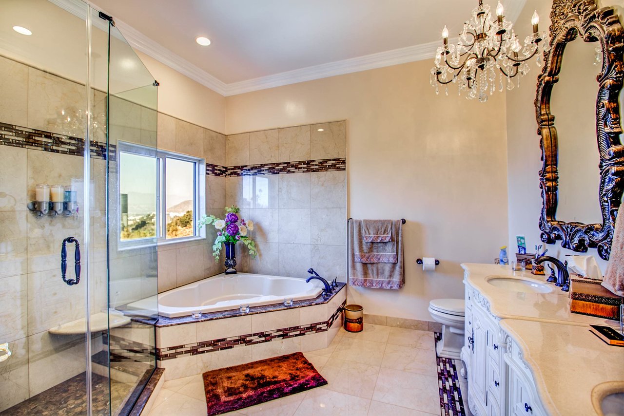 11131 Mountcastle Dr. Studio City, CA