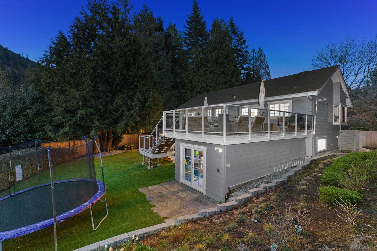 5727 Bluebell Dr