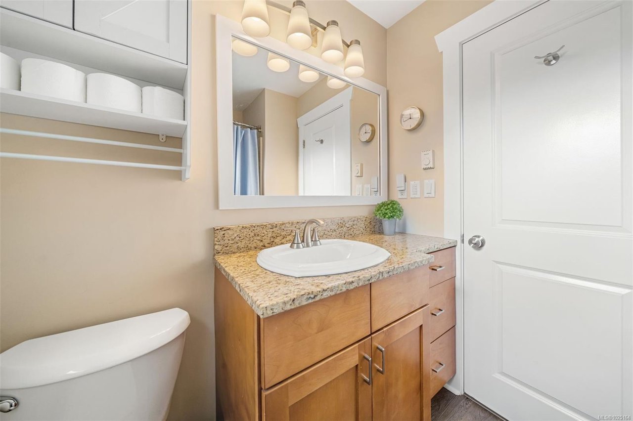 1123 Reynolds Rd, Saanich