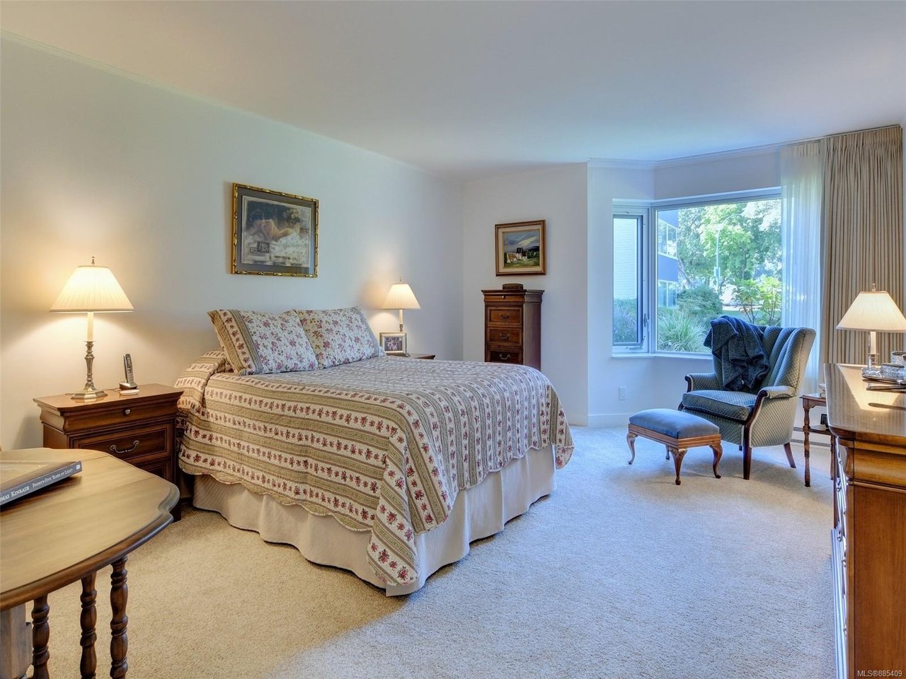 110-1370 Beach Dr