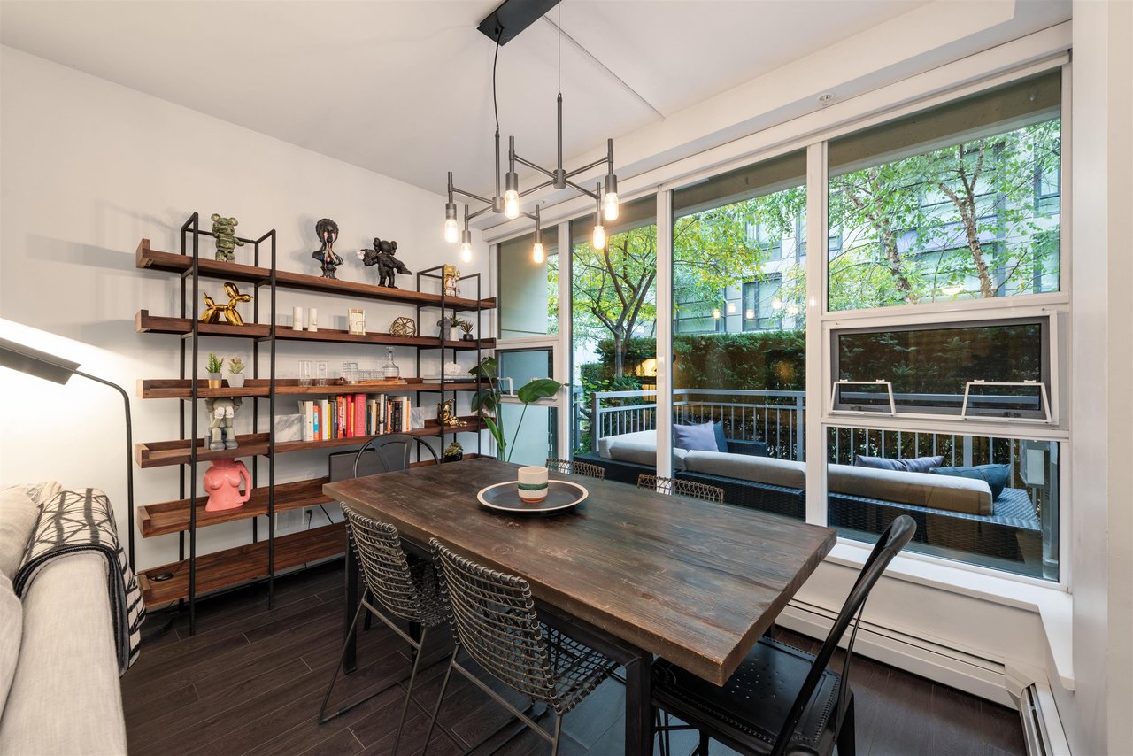 152 W 1st Ave