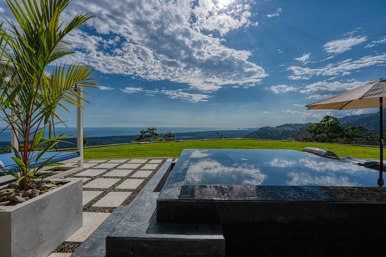 Private Rainforest View Luxury Estate, Dominical, Puntarenas