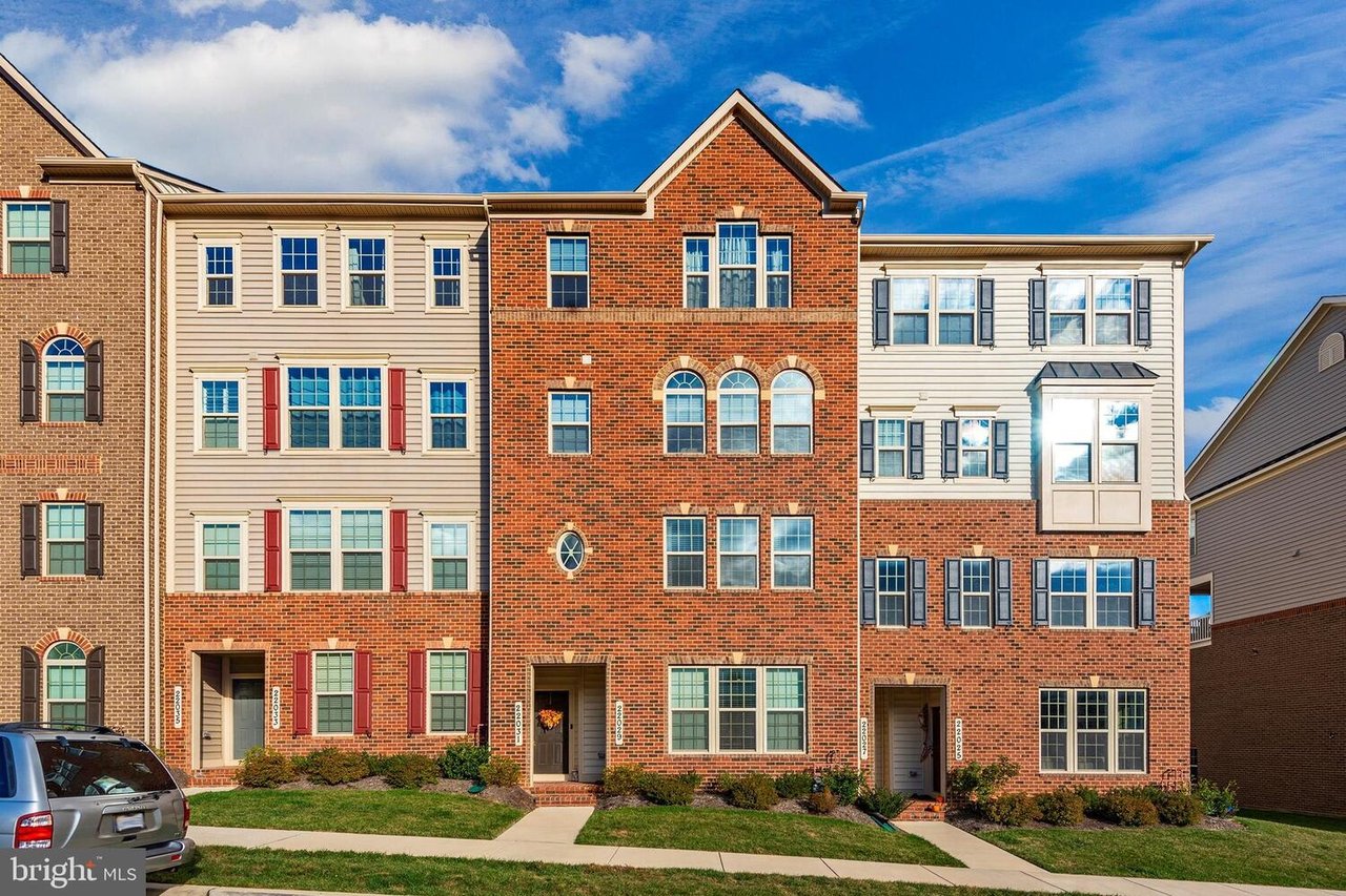 22031 Broadway Ave, #401D