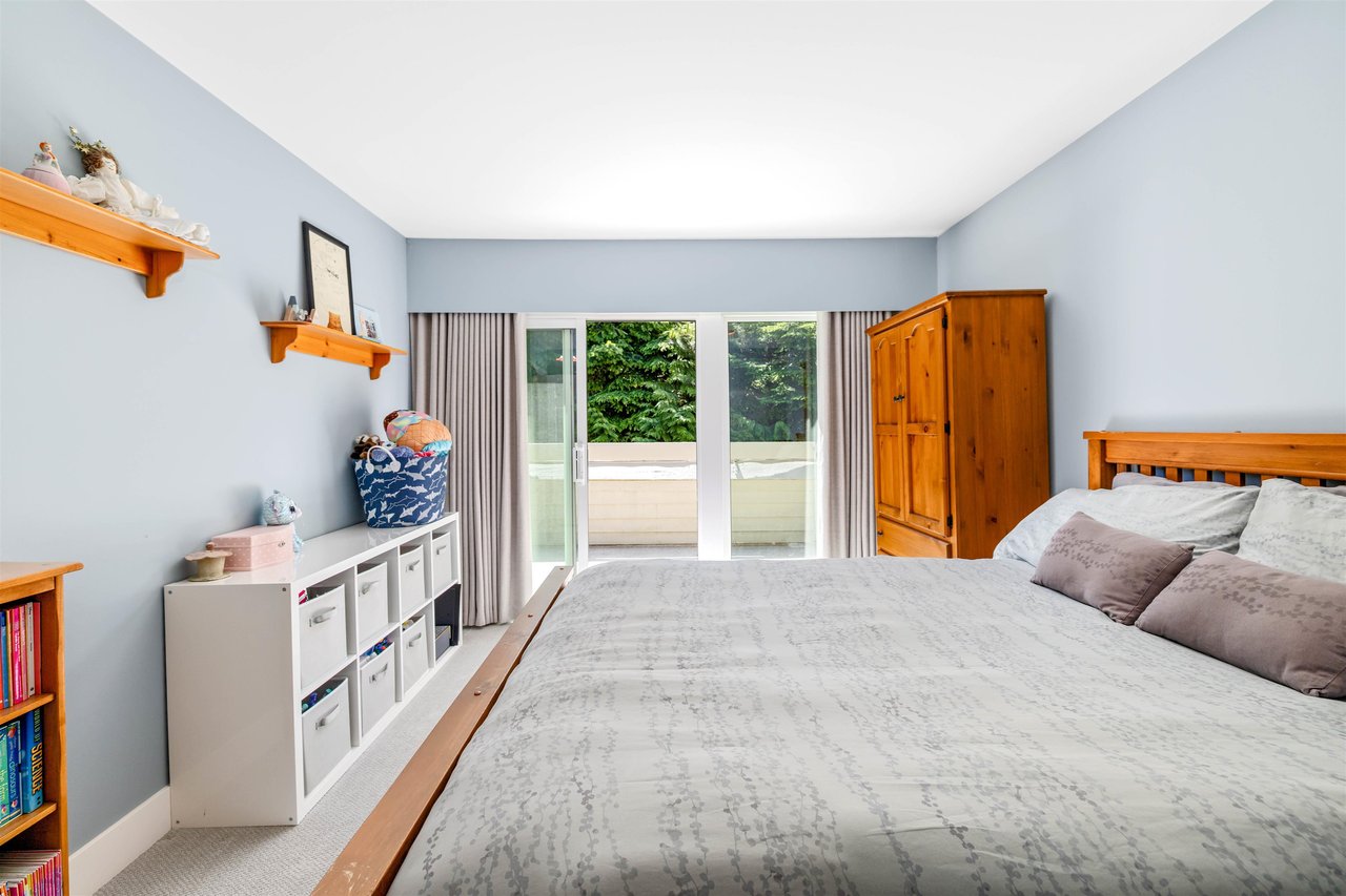 9-4957 Marine Dr