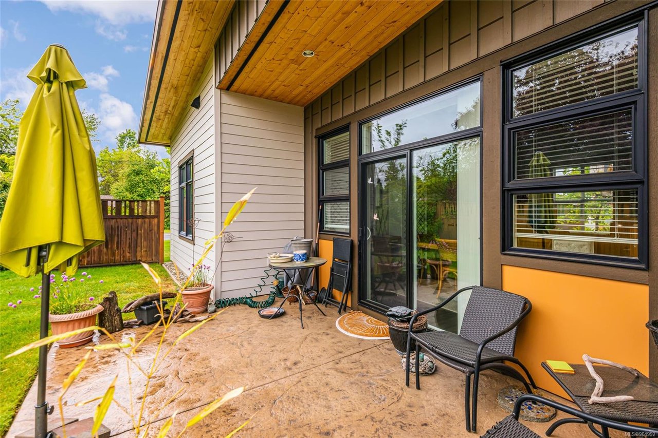 1-220 McVickers St
