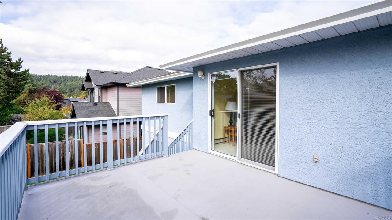 1585 San Juan Ave