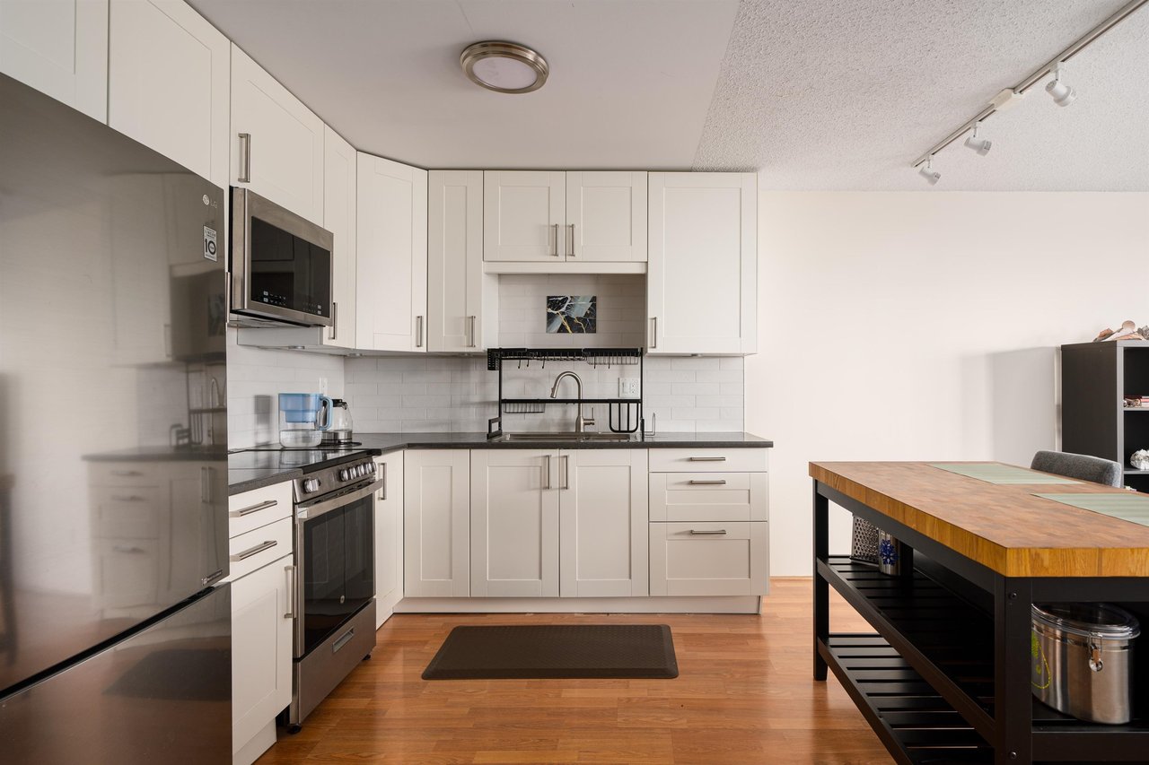 207-1122 King Albert Ave