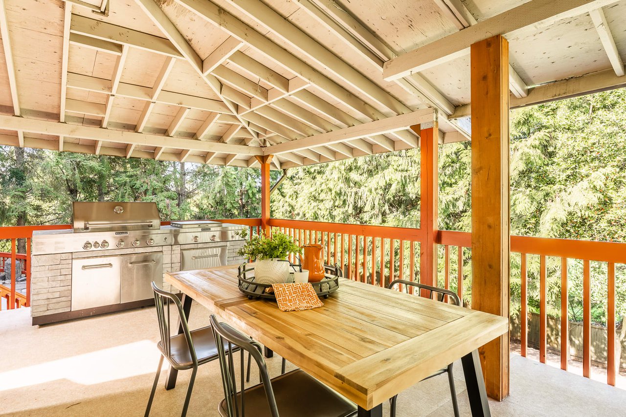 Spacious Duvall Residence
