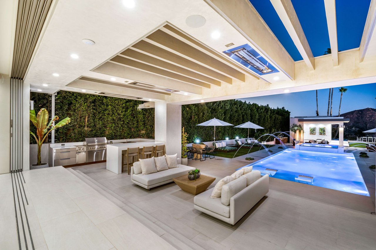 The Apex HH | 7115 Macapa Drive