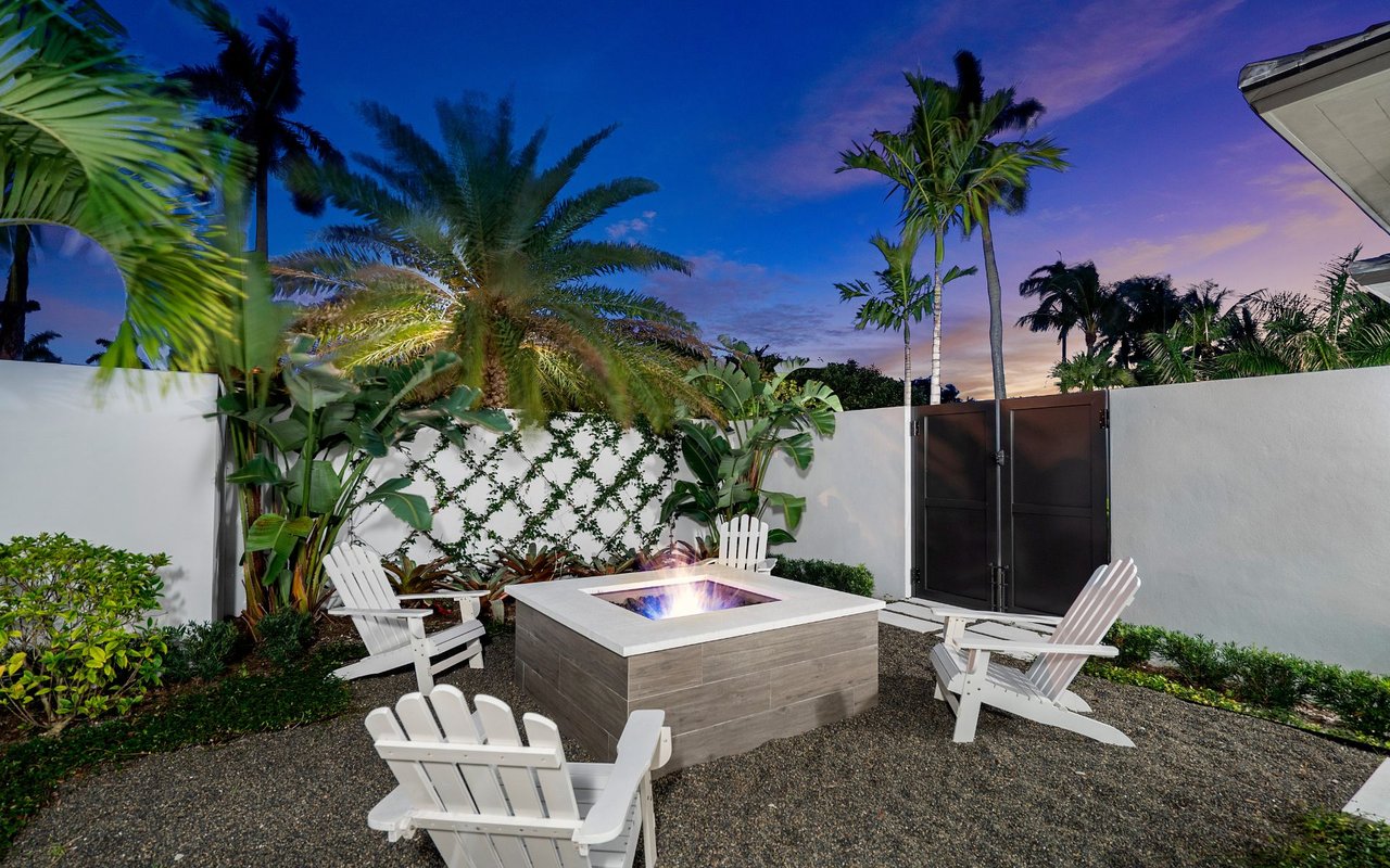 800 Seagate Dr