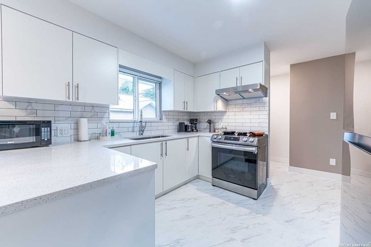 466 W 27th Ave