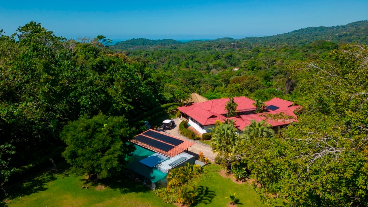 Solar Powered Ocean View Estate, Ojochal, Puntarenas
