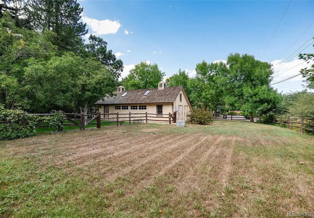 8 Meadowview Lane