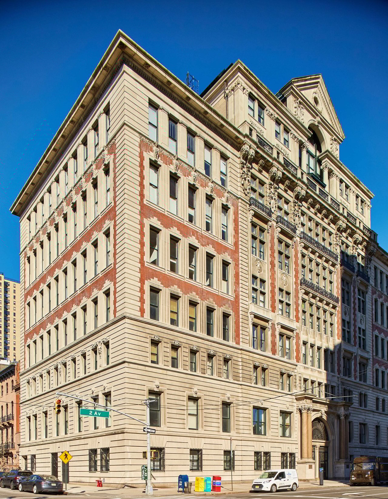 305 2ND AVE #725