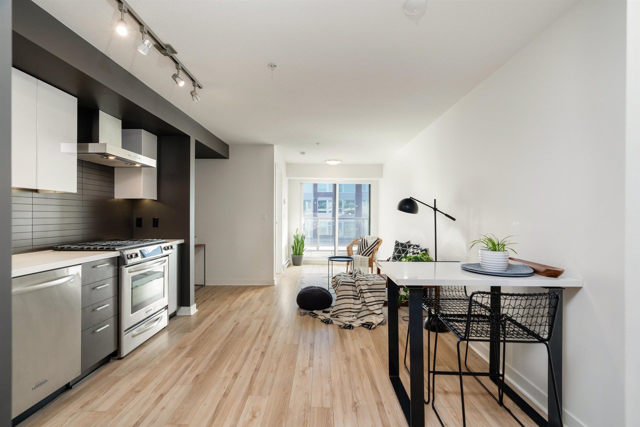 315-2888 E 2nd Ave