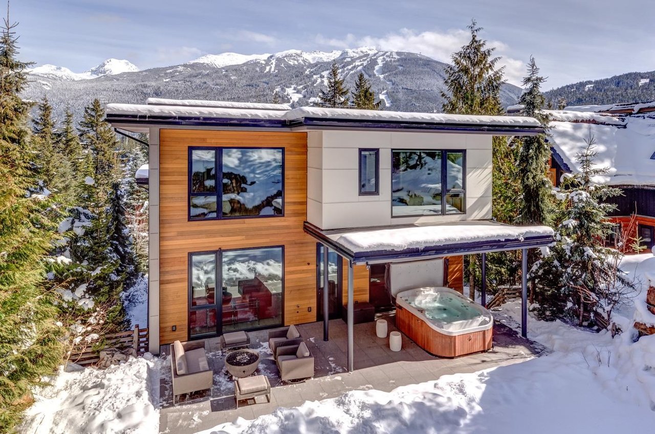 3418 Blueberry Dr