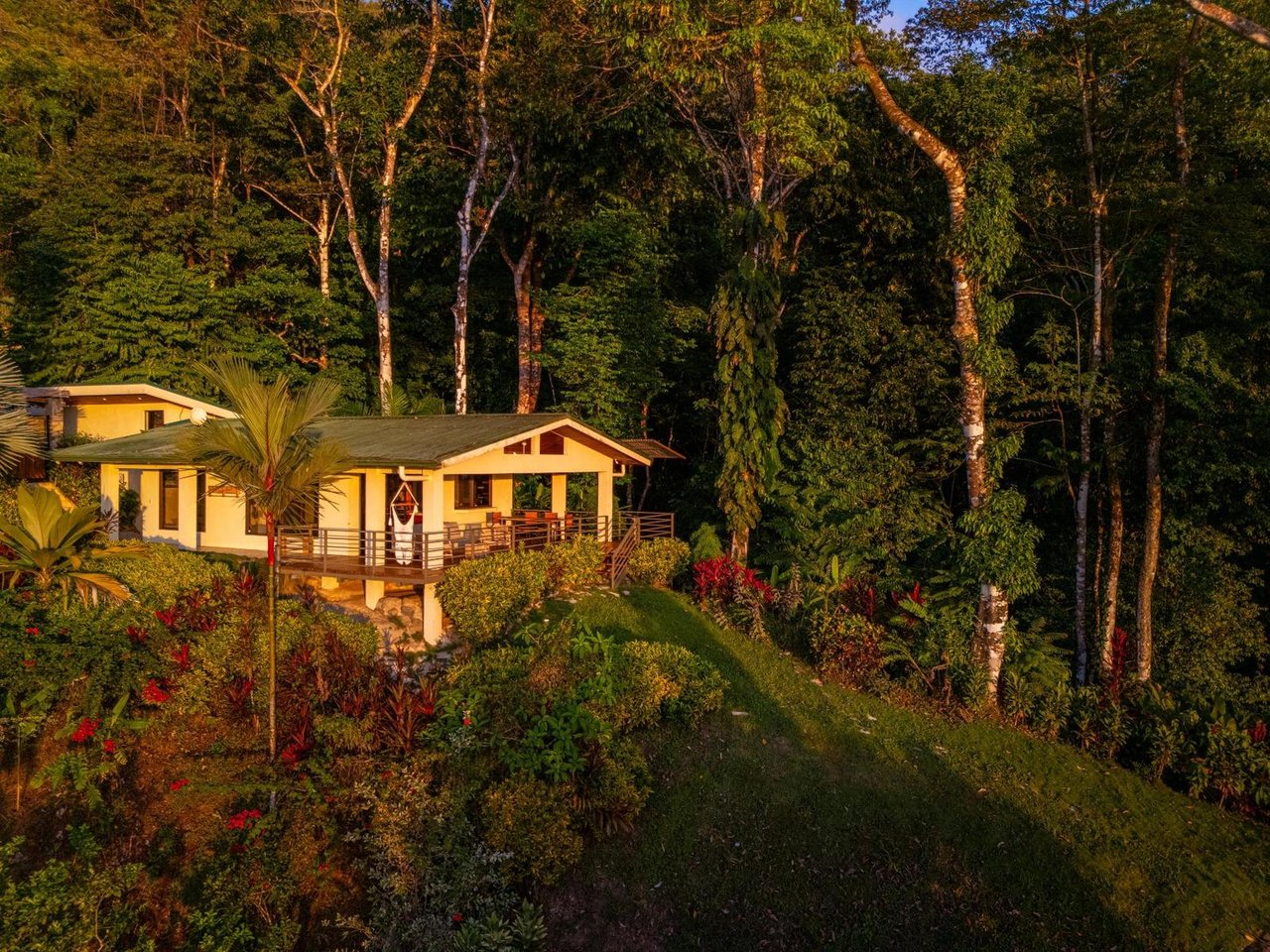 Private Sunset View Compound, Dominical, Puntarenas