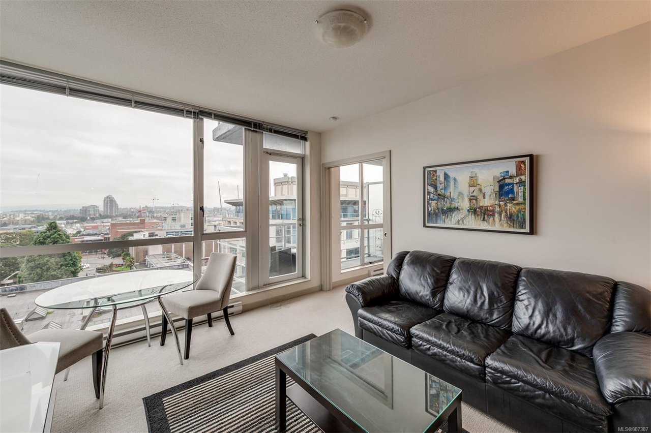 908-732 Cormorant St