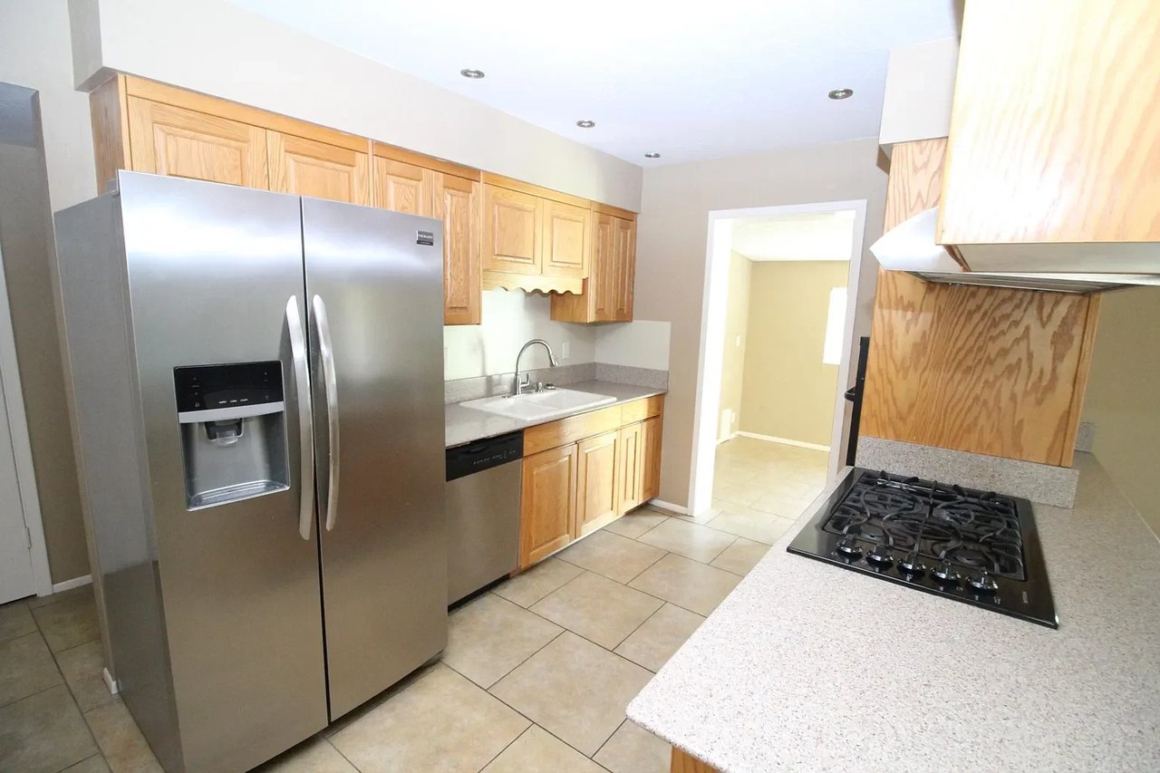 932 W 13th St