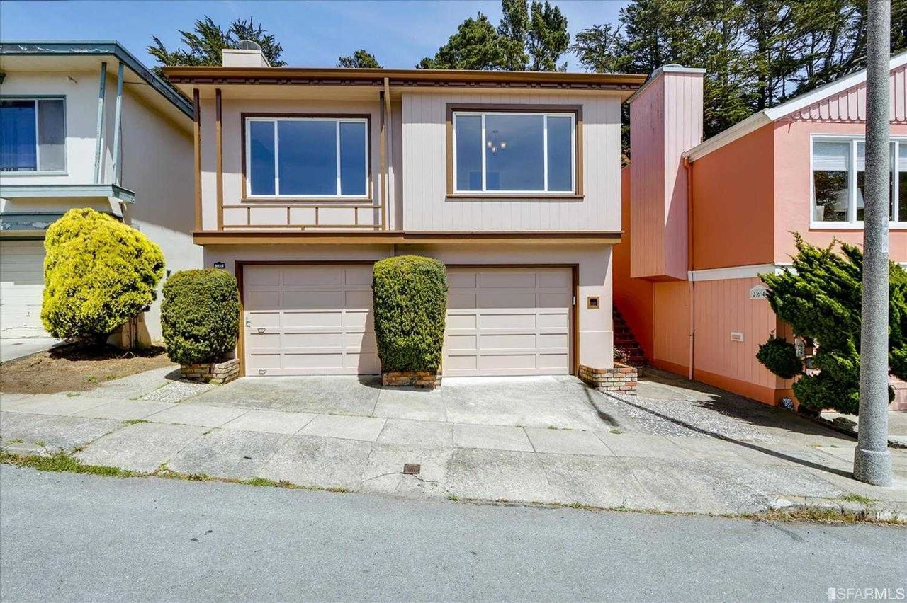 270 Dellbrook Avenue